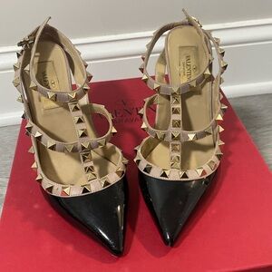 Valentino comes with dust bag, and box